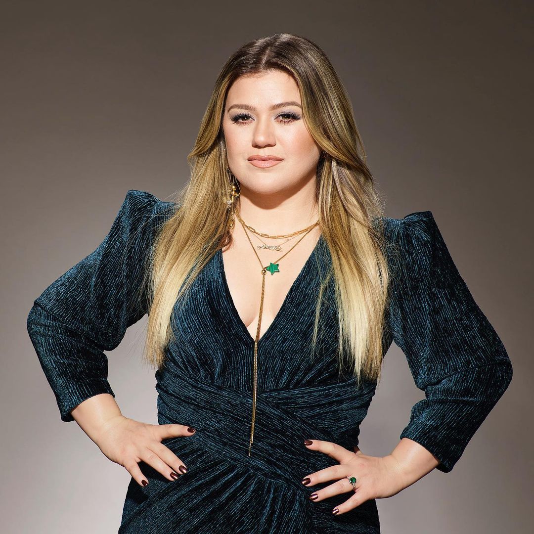 Kelly Clarkson     West Age, Height, Wife, Family – Biographyprofiles